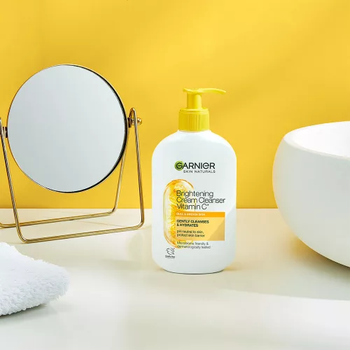 GARNIER SKIN NATURALS Ragyogást adó arctisztító krém C-vitaminnal (250ml)
