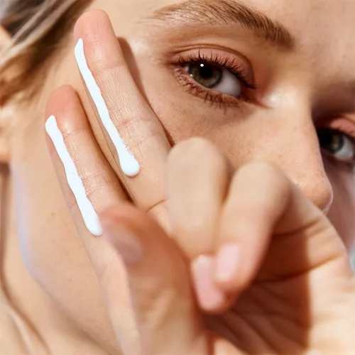 GARNIER AMBRE SOLAIRE Super UV mindennapos fényvédő arcszérum SPF50+ (30ml)