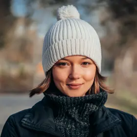 Hajápolás a sapka alatt: stratégiák a viszkető fejbőr ellen