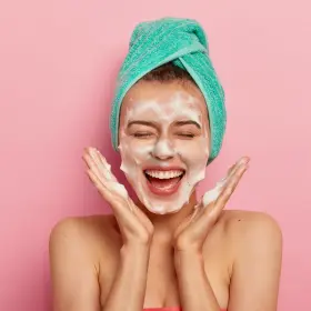 7 ok, amiért érdemes arcot tisztítani